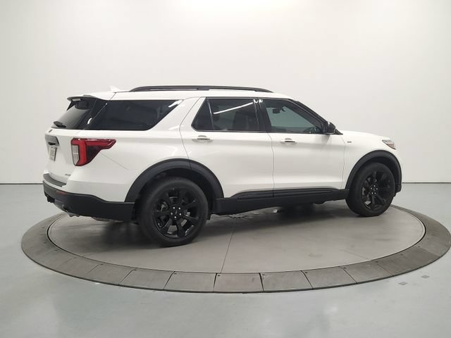 Used 2024 Ford Explorer ST-Line w/ Class IV Trailer Tow Package AWD/4WD image 8