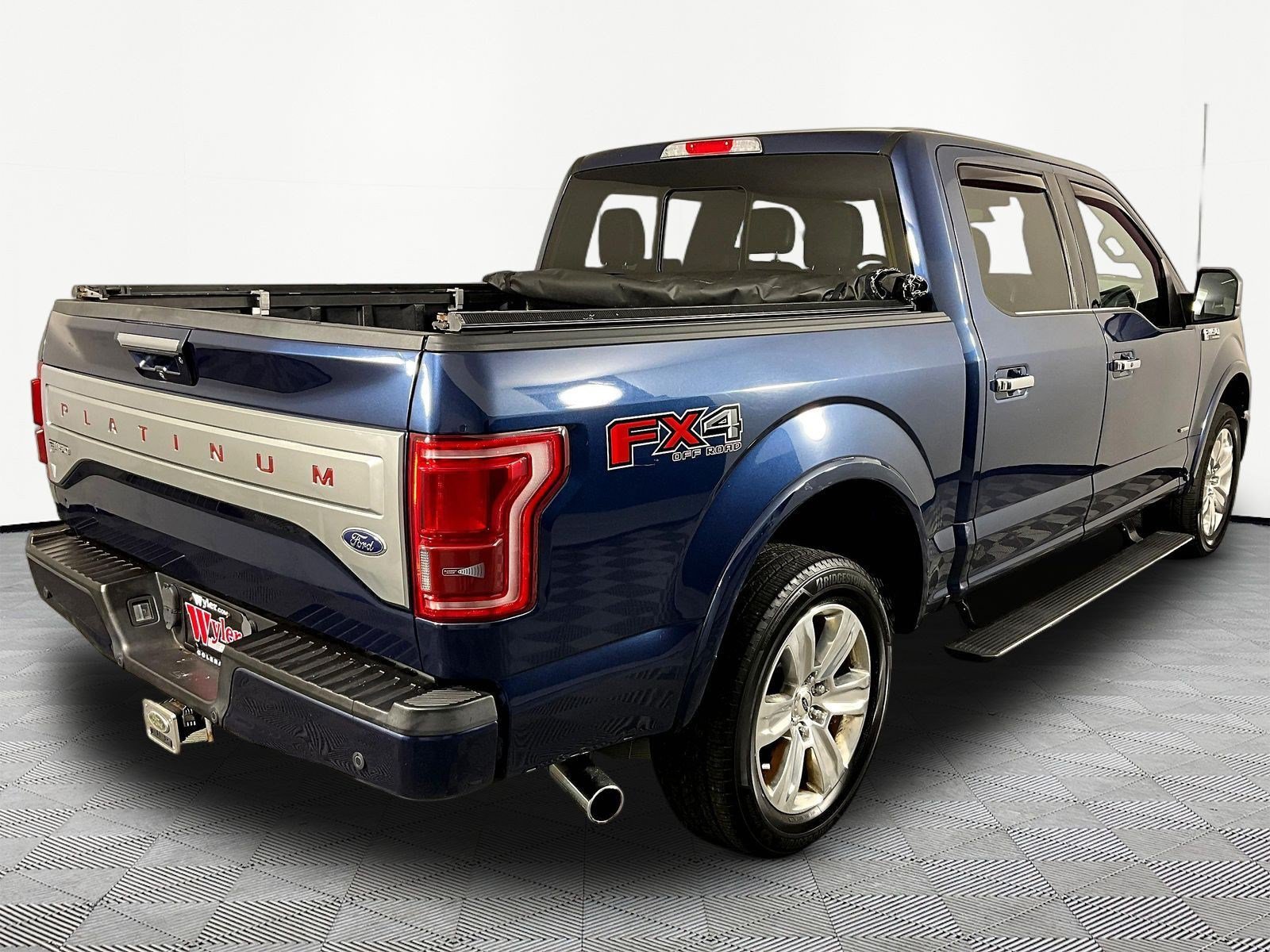 Used 2017 Ford F150 Platinum w/ Equipment Group 701A Luxury AWD/4WD image 6