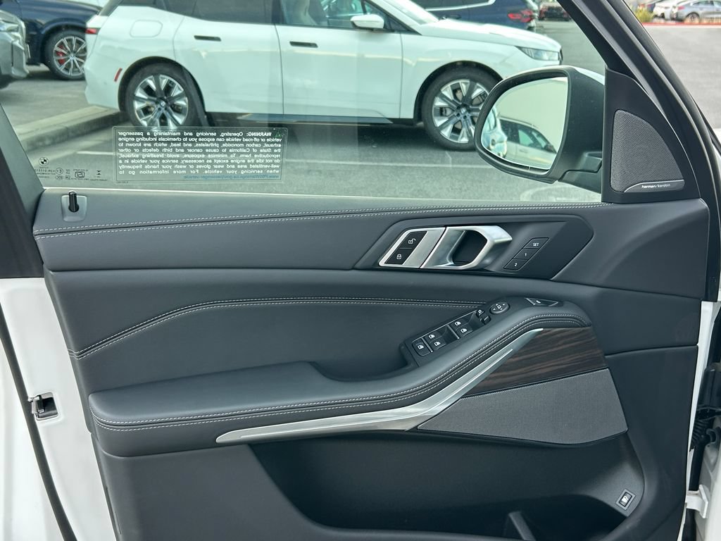 New 2026 BMW X5 xDrive50e AWD/4WD image 11