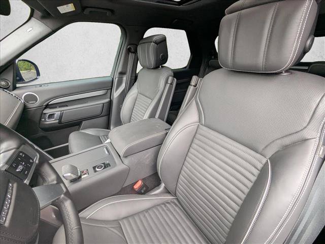 Used 2023 Land Rover Discovery HSE R-Dynamic AWD/4WD image 10