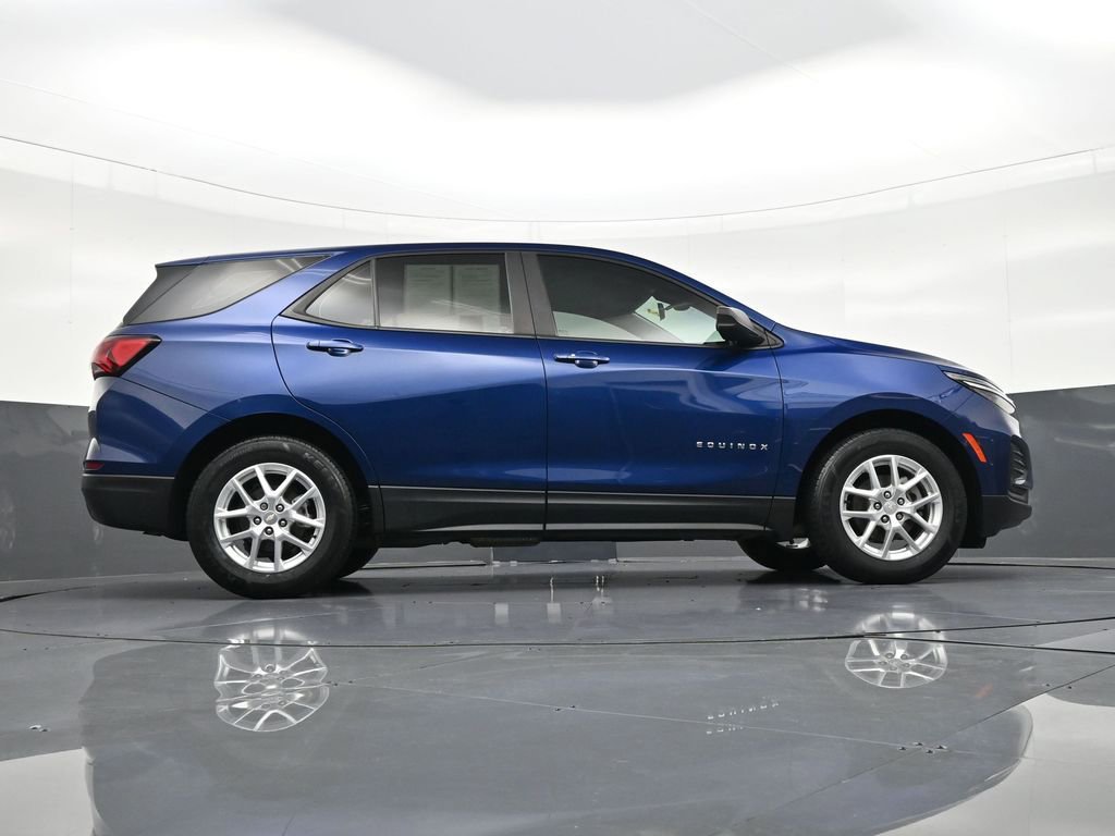 Used 2022 Chevrolet Equinox LS image 34
