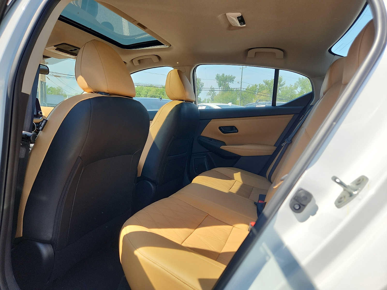 Certified 2025 Nissan Sentra SV w/ SV Premium Package FWD image 10