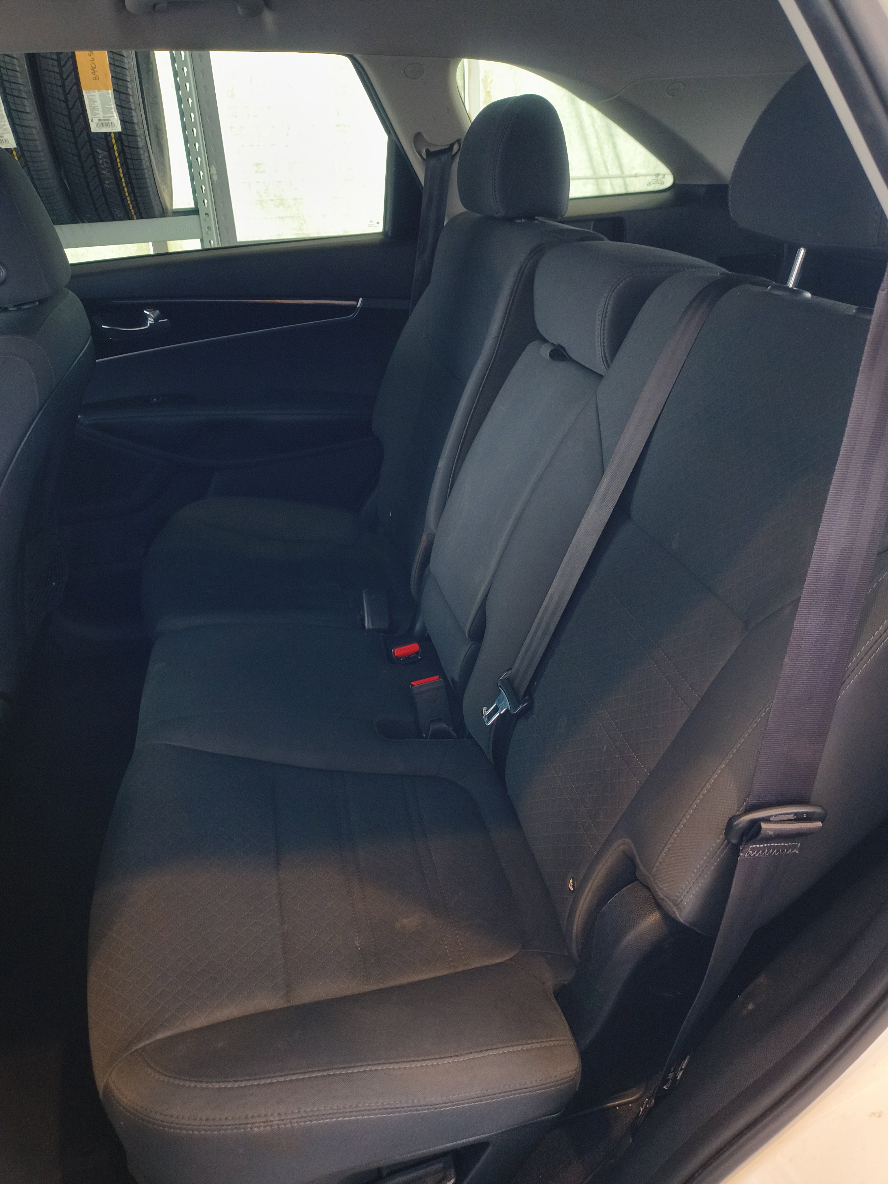 Used 2020 Kia Sorento LX image 26