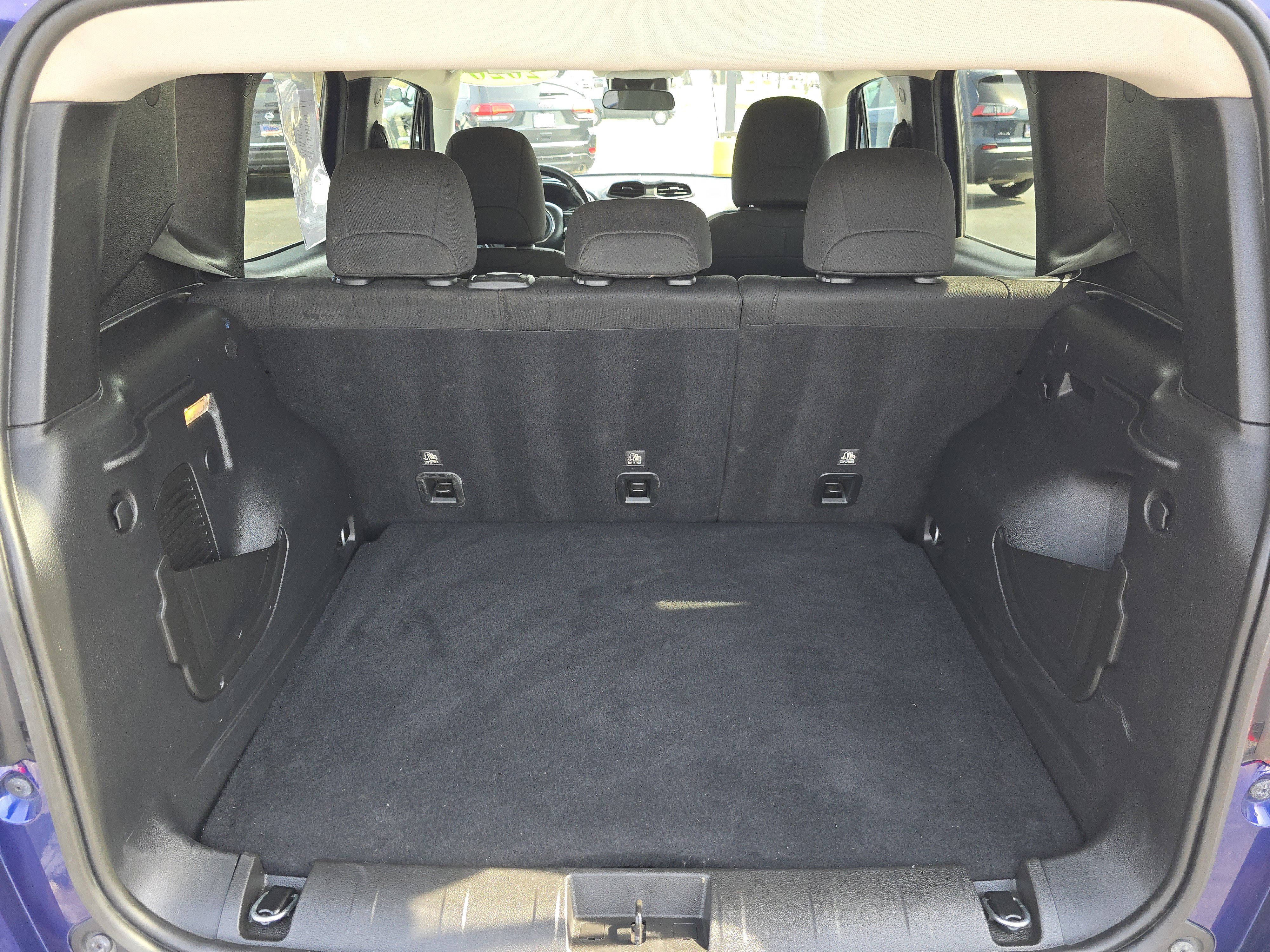 Used 2020 Jeep Renegade Latitude w/ Cold Weather Group image 19