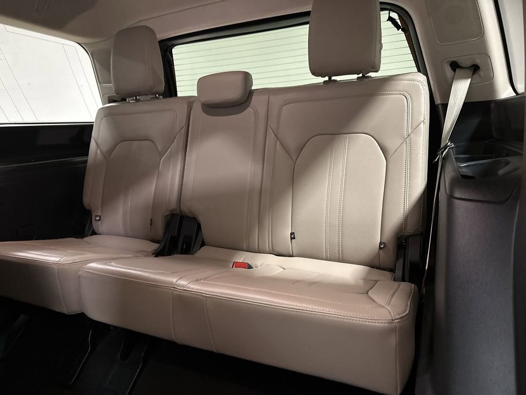 Used 2024 Ford Expedition Limited image 30