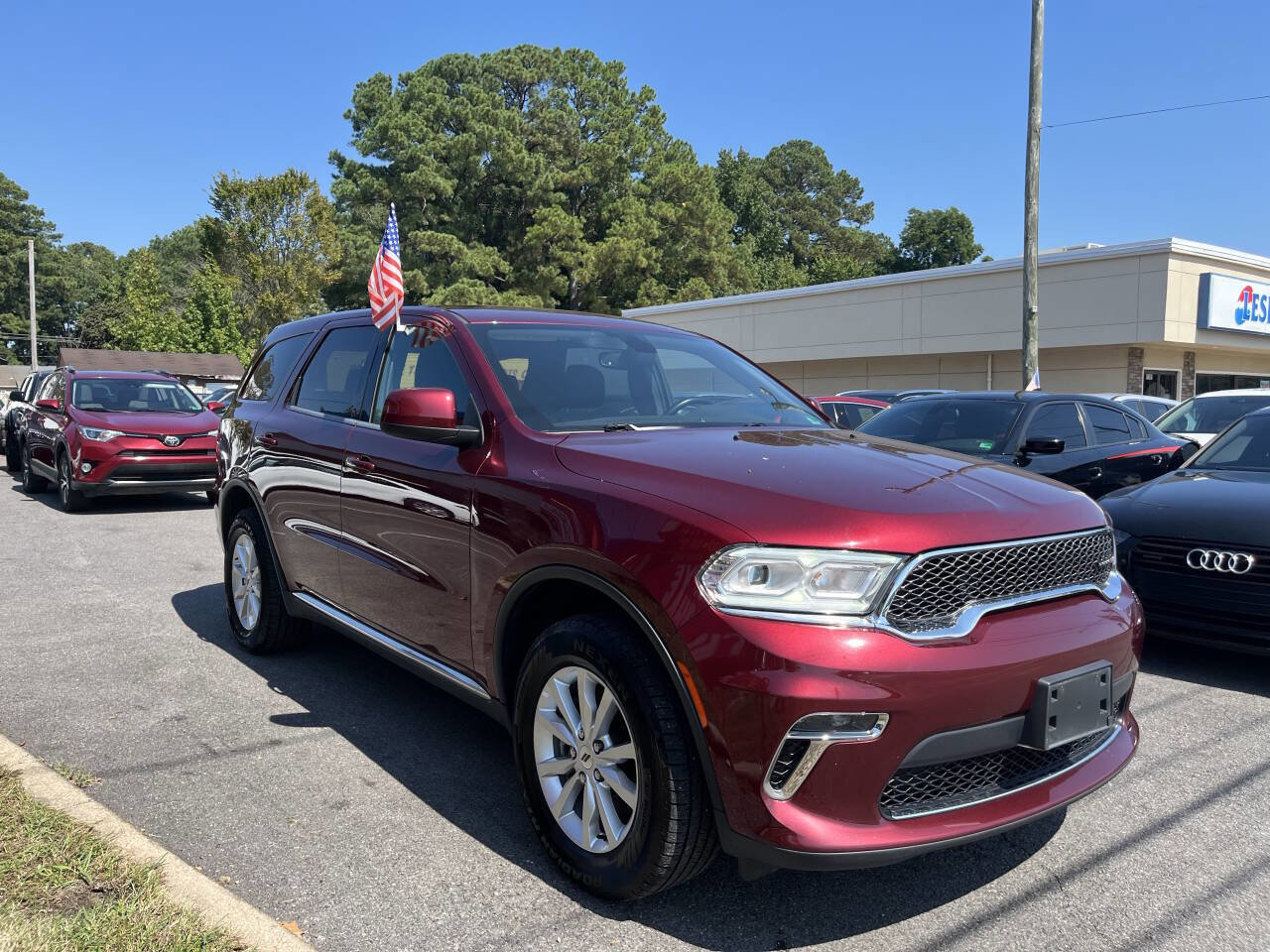 Used 2021 Dodge Durango SXT image 2