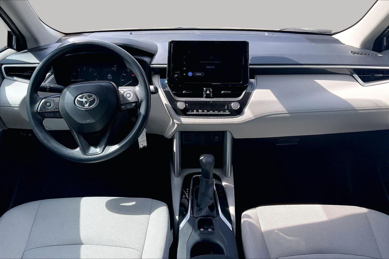 Used 2025 Toyota Corolla Cross L FWD image 15