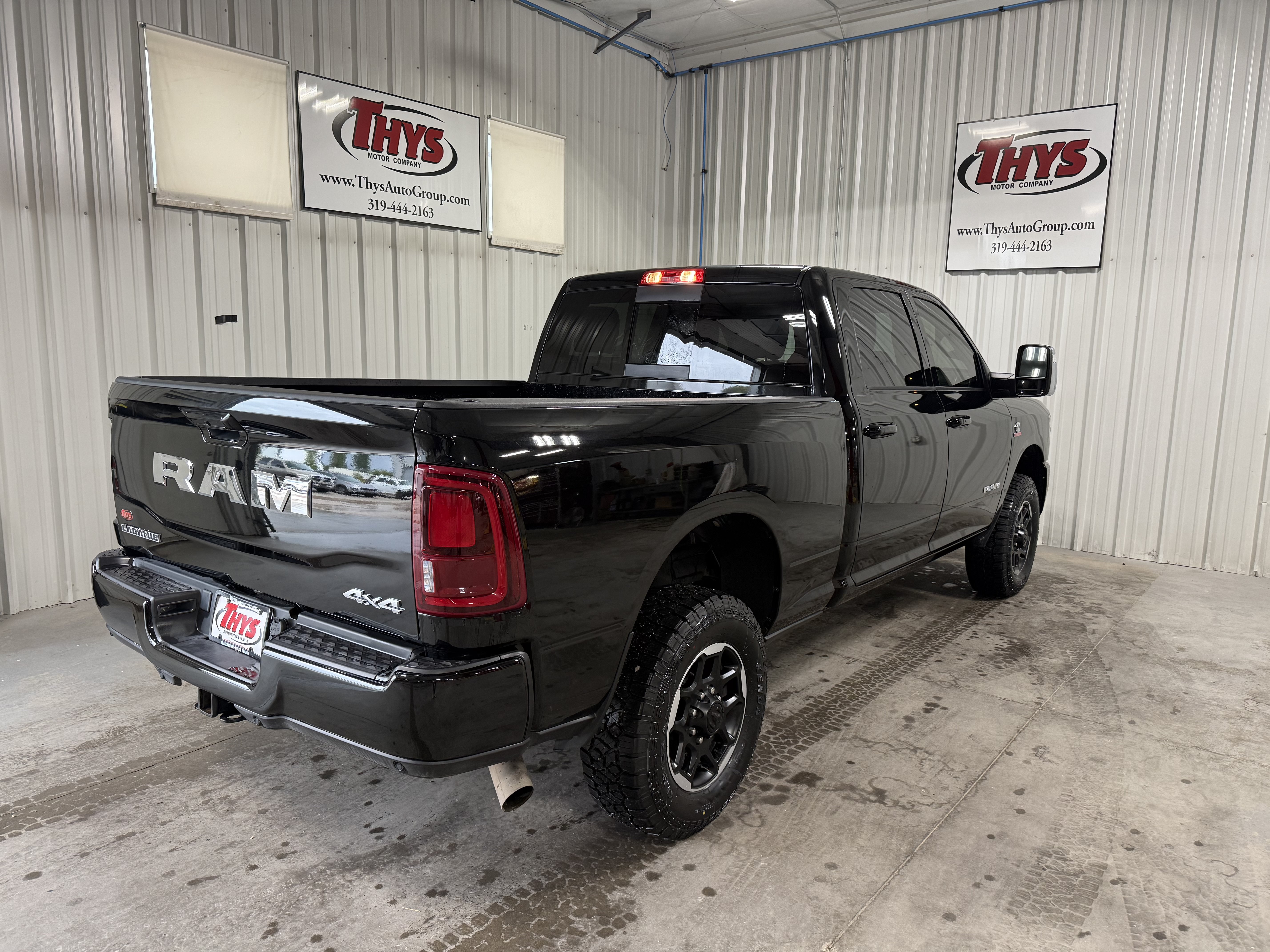 Used 2026 RAM 2500 Laramie AWD/4WD image 3