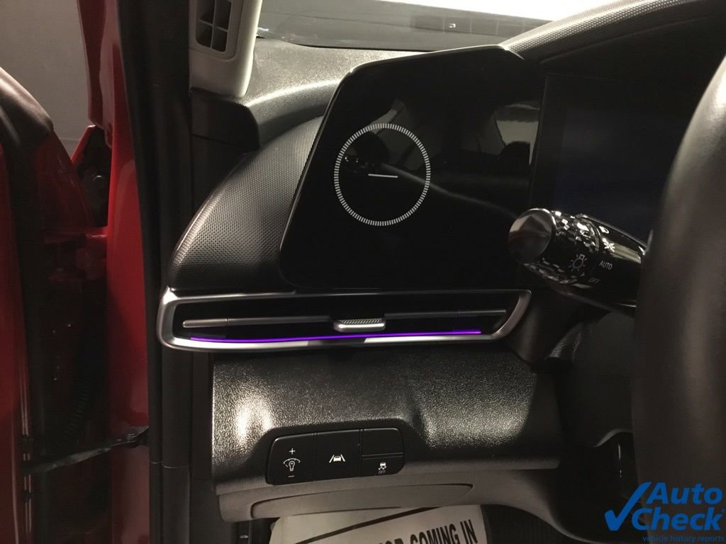 Used 2023 Hyundai Elantra Limited image 21
