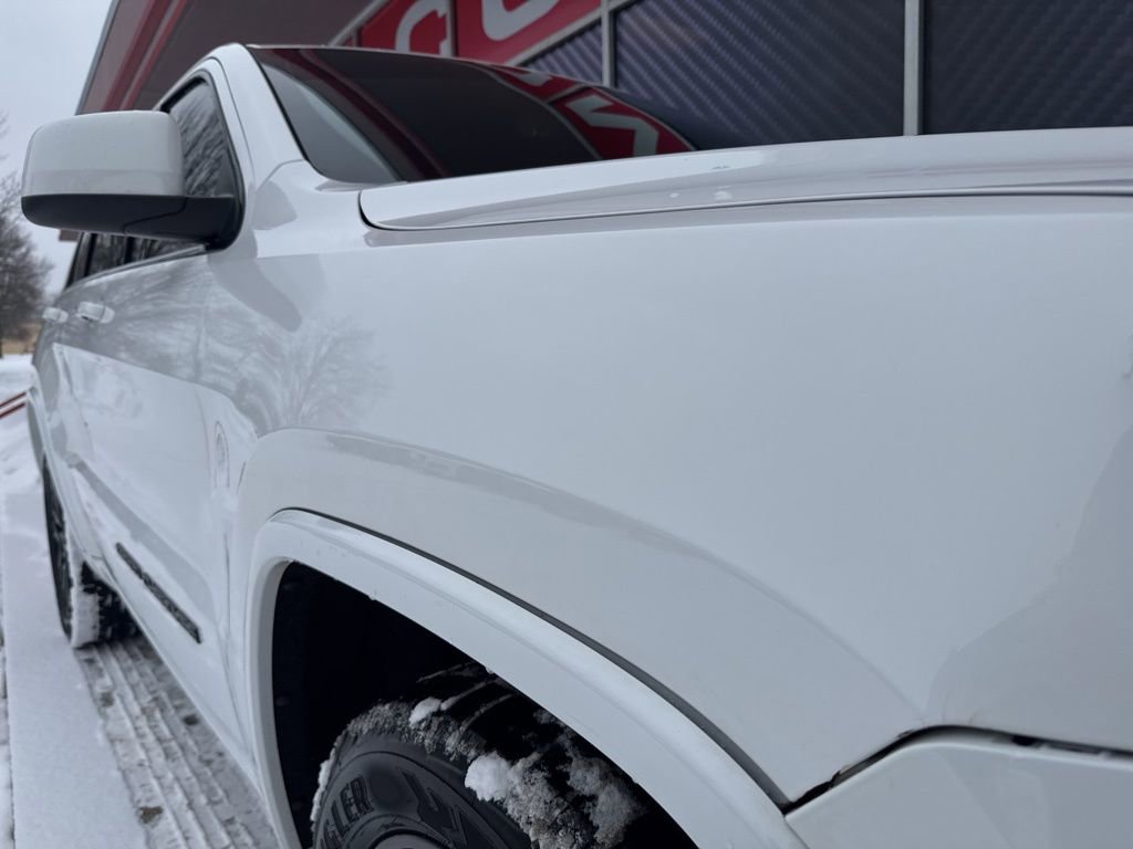 Used 2018 Jeep Grand Cherokee Altitude image 2