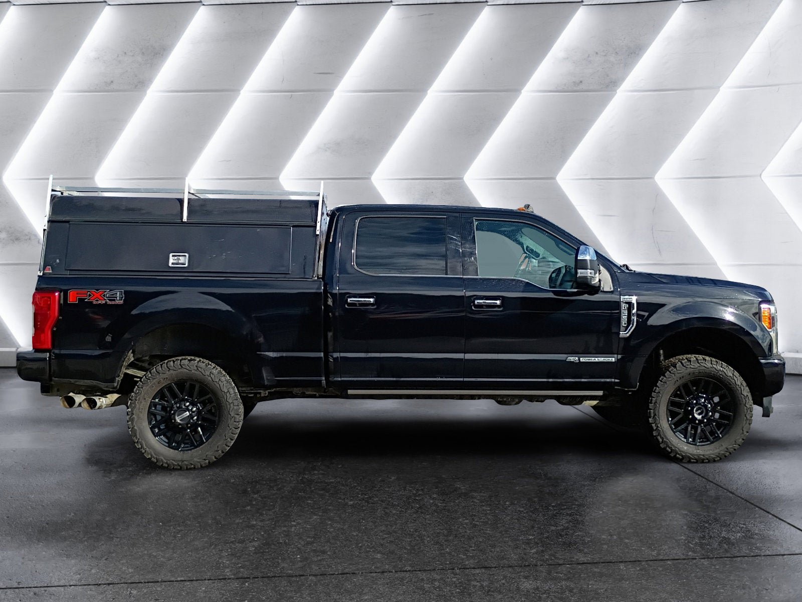Used 2019 Ford F350 Platinum w/ Platinum Ultimate Package image 7