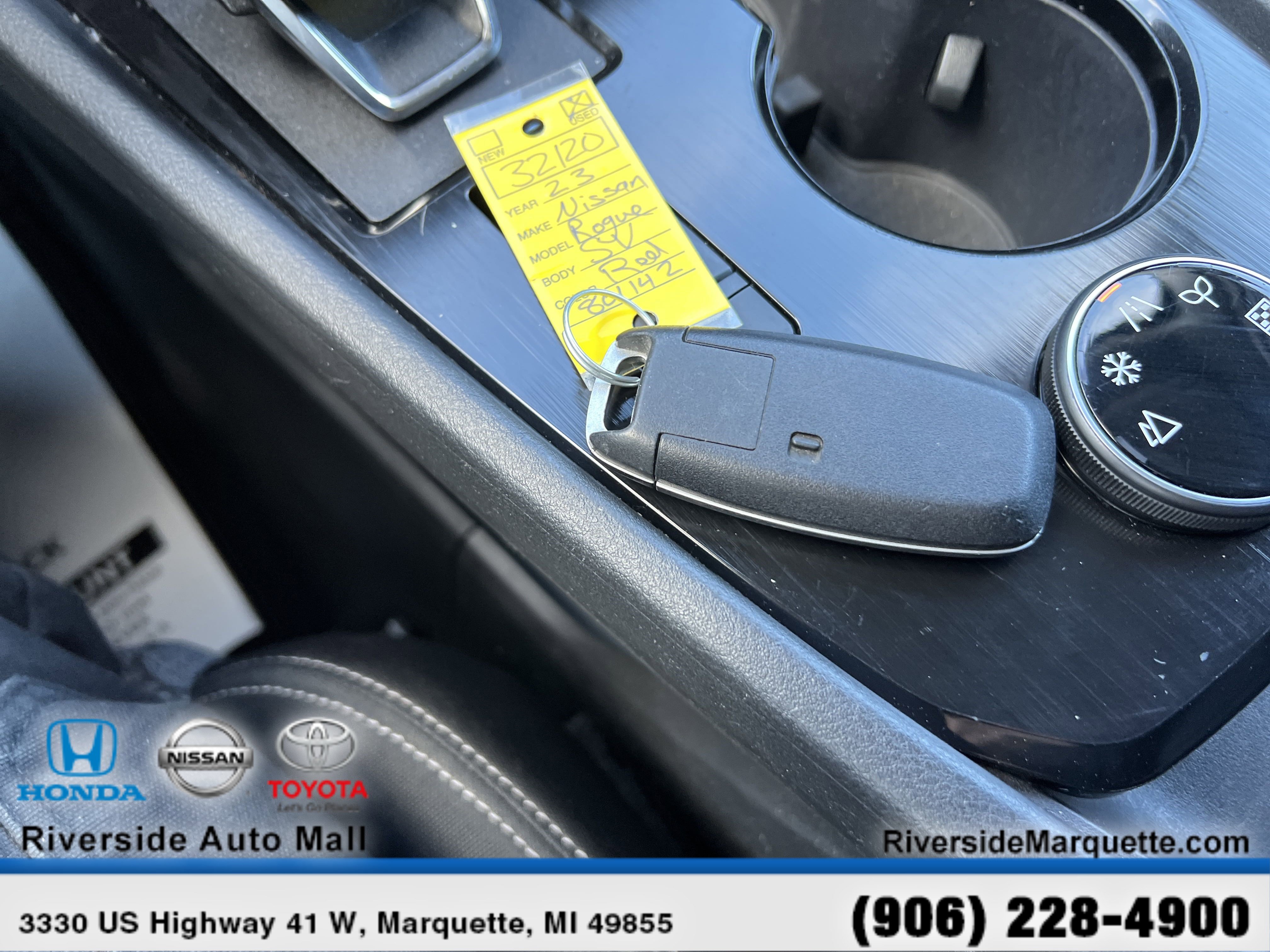 Used 2023 Nissan Rogue SV image 24