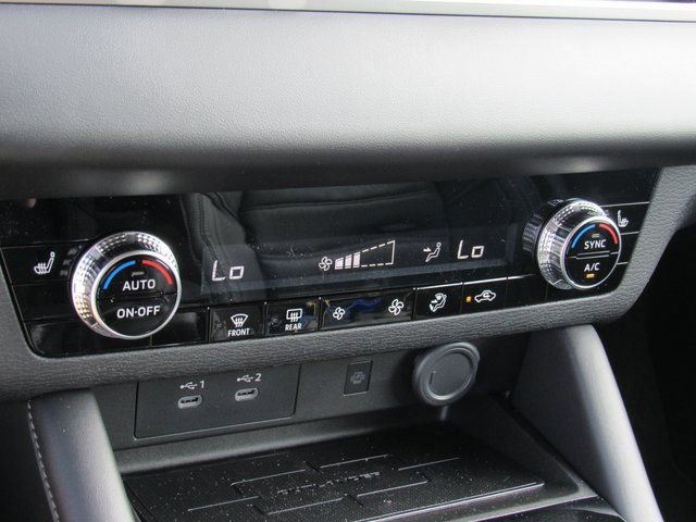 New 2025 Mitsubishi Outlander SE image 19