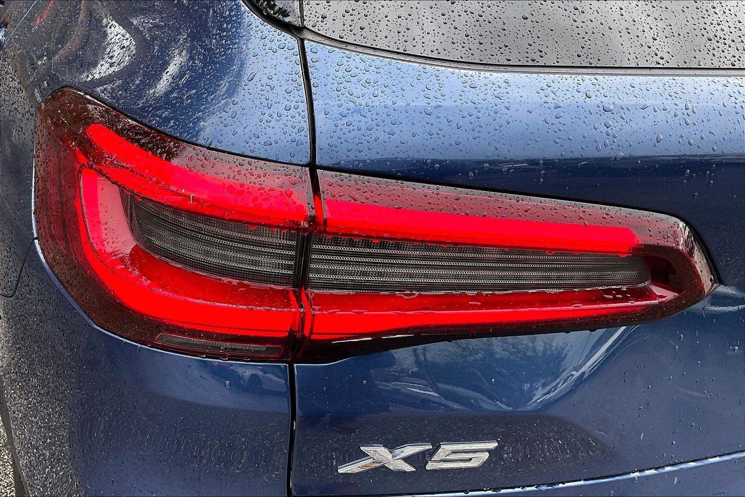 Used 2022 BMW X5 xDrive40i w/ Premium Package AWD/4WD image 23