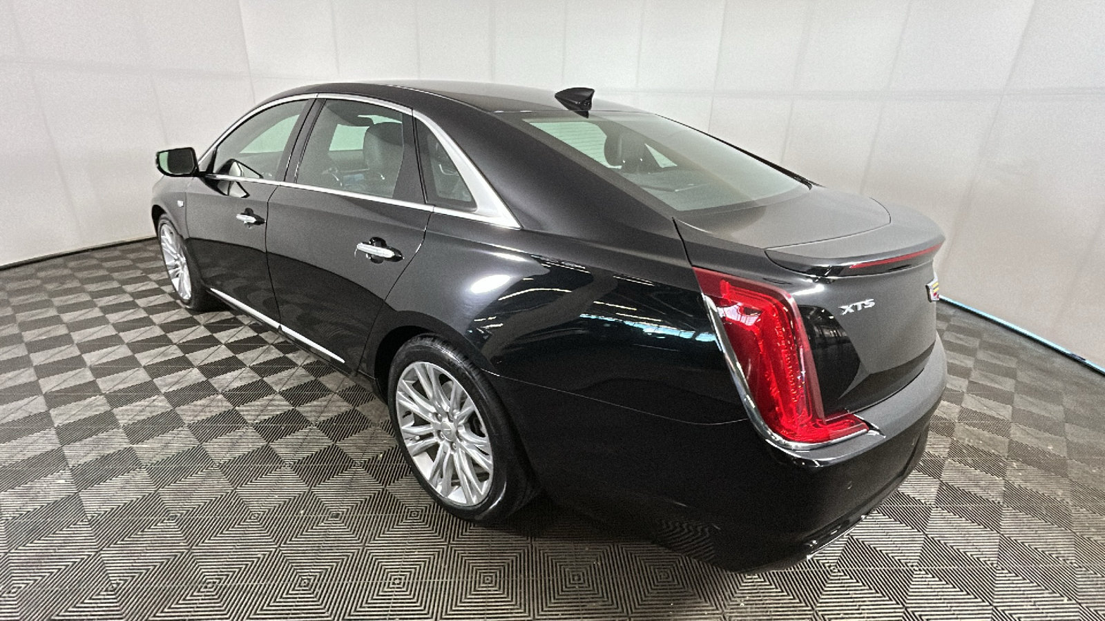 Used 2019 Cadillac XTS Luxury FWD image 5
