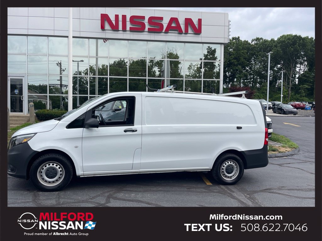 Used 2023 Mercedes-Benz Metris image 2