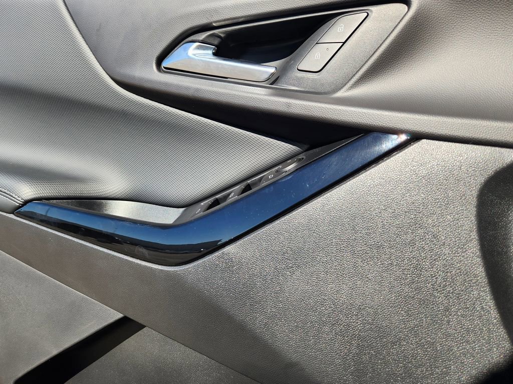 New 2026 Chevrolet Equinox LT image 24