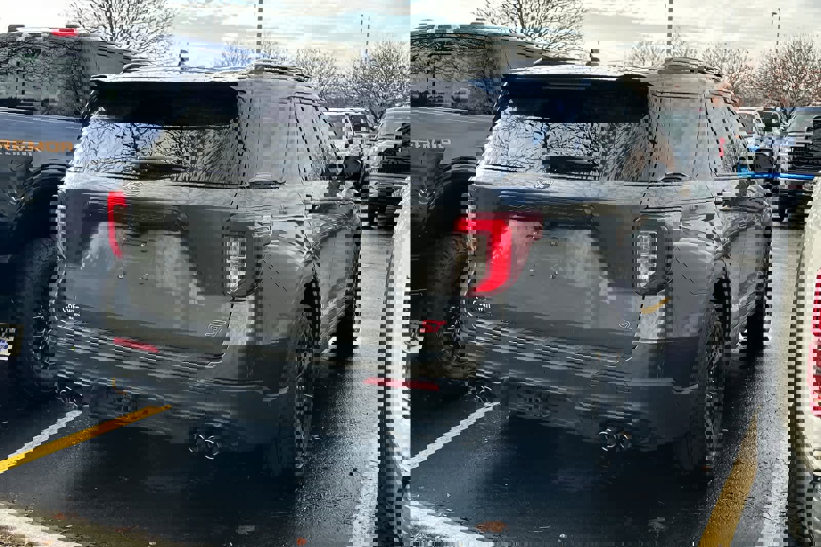 Used 2020 Ford Explorer ST w/ ST Street Pack image 2