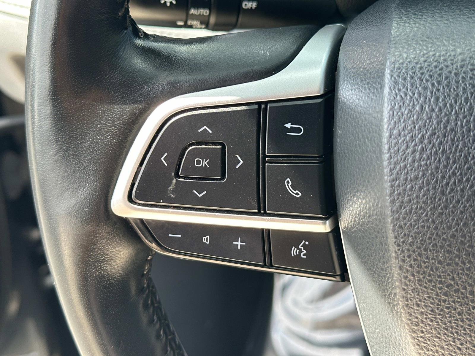 Used 2023 Toyota Highlander Limited image 15