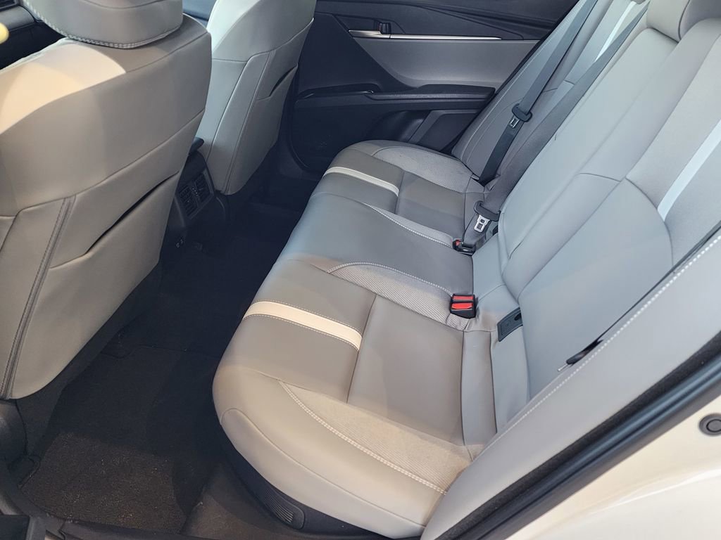 Used 2025 Toyota Camry SE w/ Convenience Package image 14