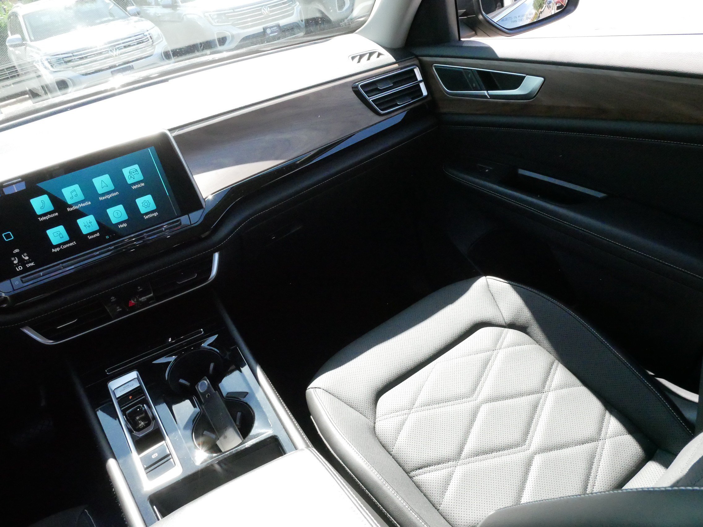 Certified 2024 Volkswagen Atlas SE AWD/4WD image 11