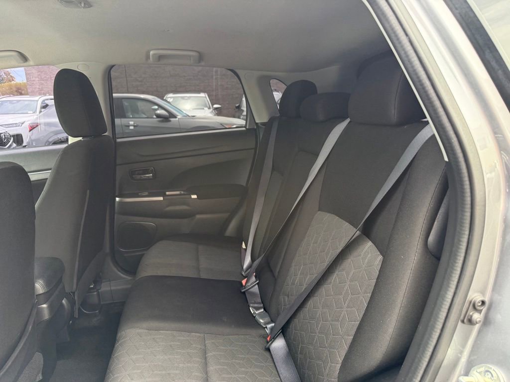 Used 2020 Mitsubishi Outlander Sport SE FWD image 13