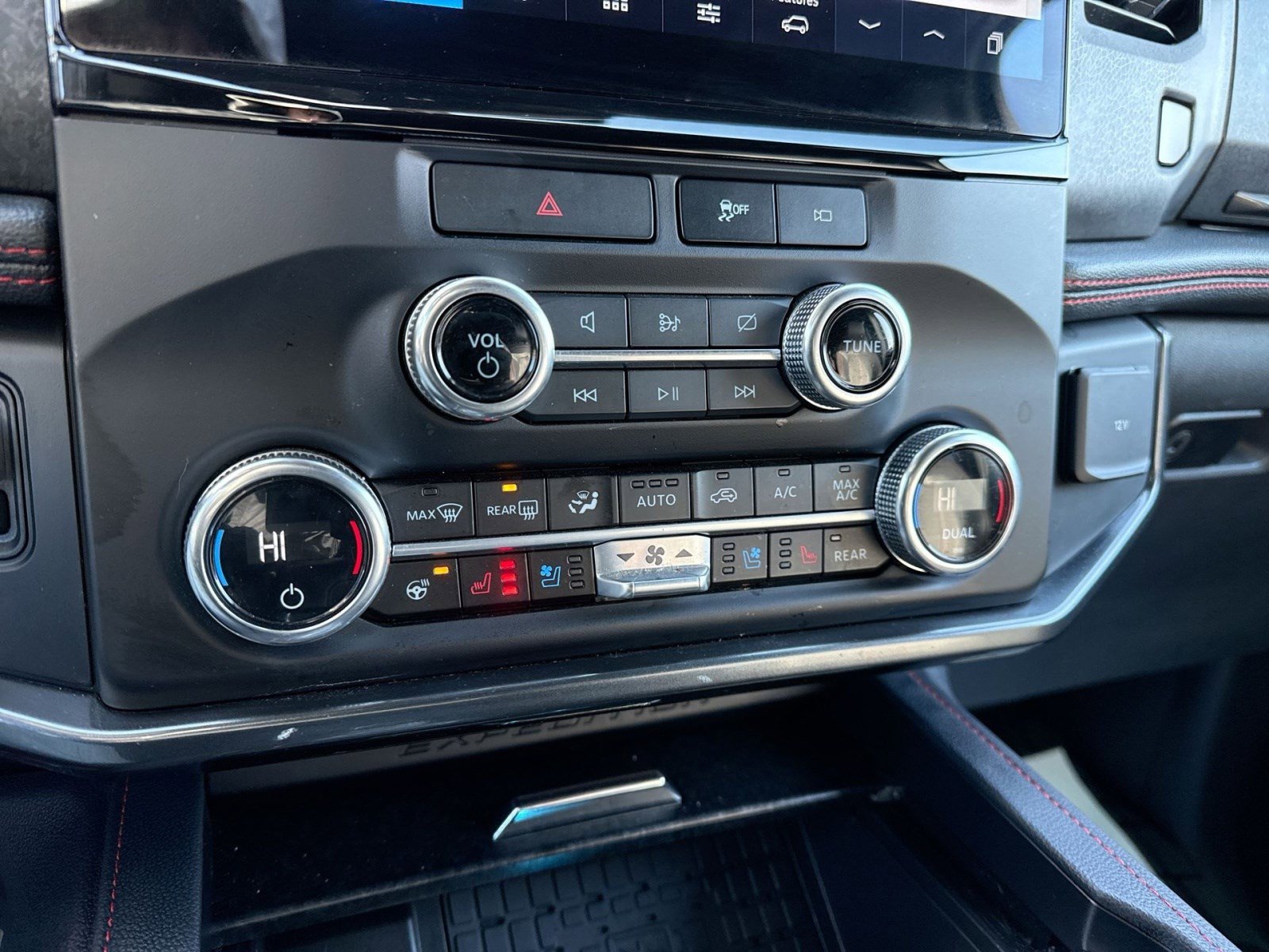 Used 2023 Ford Expedition Limited image 21