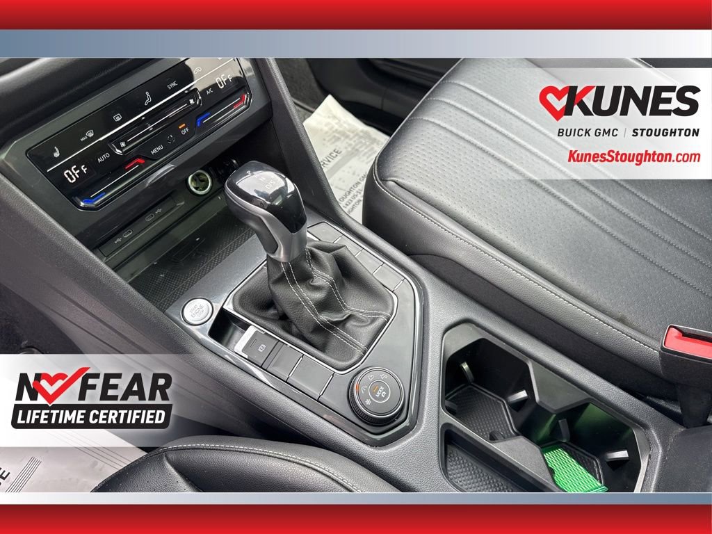 Used 2022 Volkswagen Tiguan SE w/ Panoramic Sunroof Package image 36