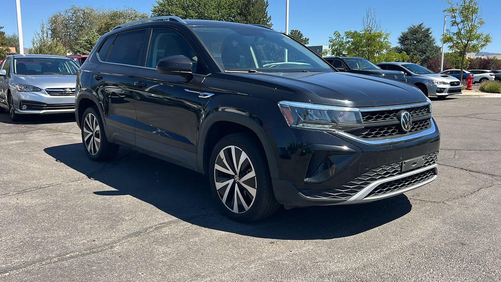 Certified 2022 Volkswagen Taos SE FWD image 3