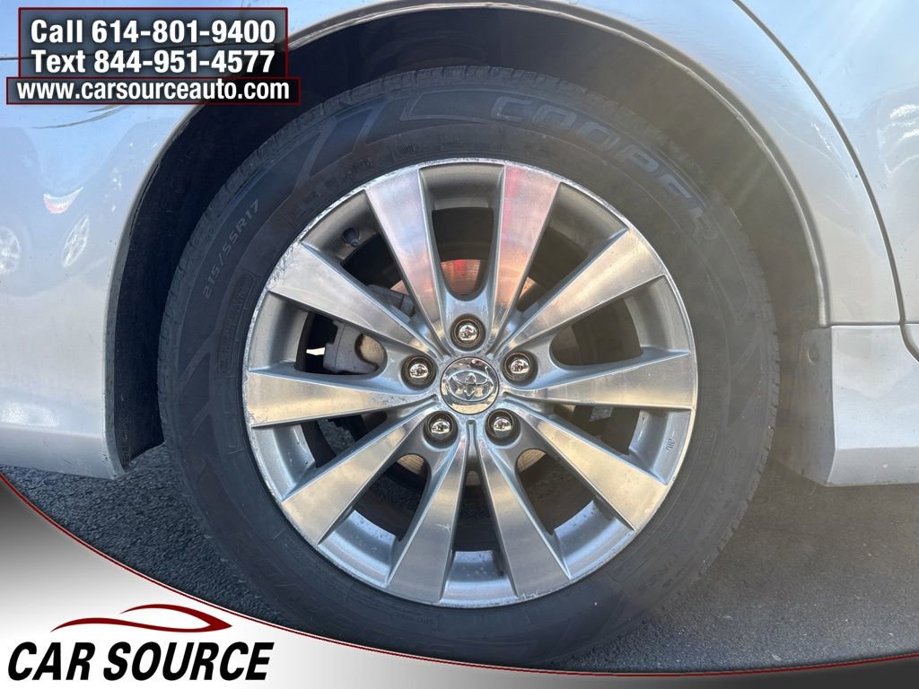 Used 2012 Toyota Avalon Limited image 31