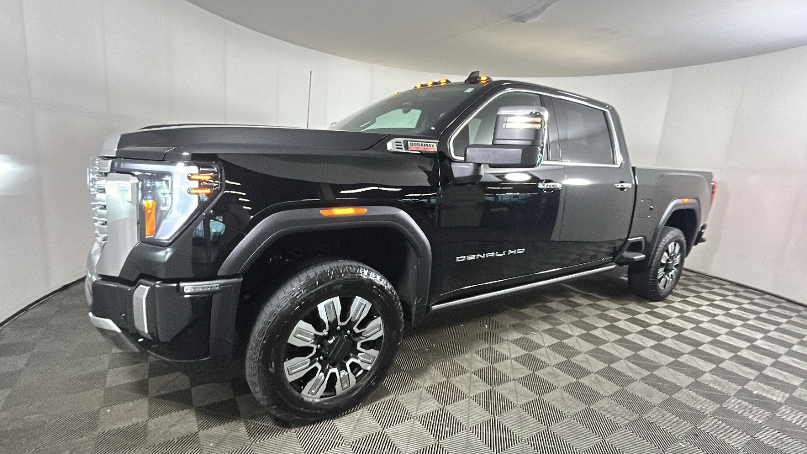 Used 2025 GMC Sierra 2500 Denali w/ Denali Reserve Package AWD/4WD image 8