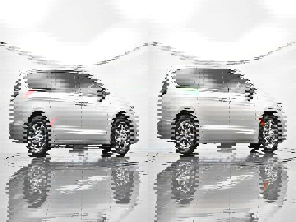 New 2026 Chrysler Pacifica Select image 40