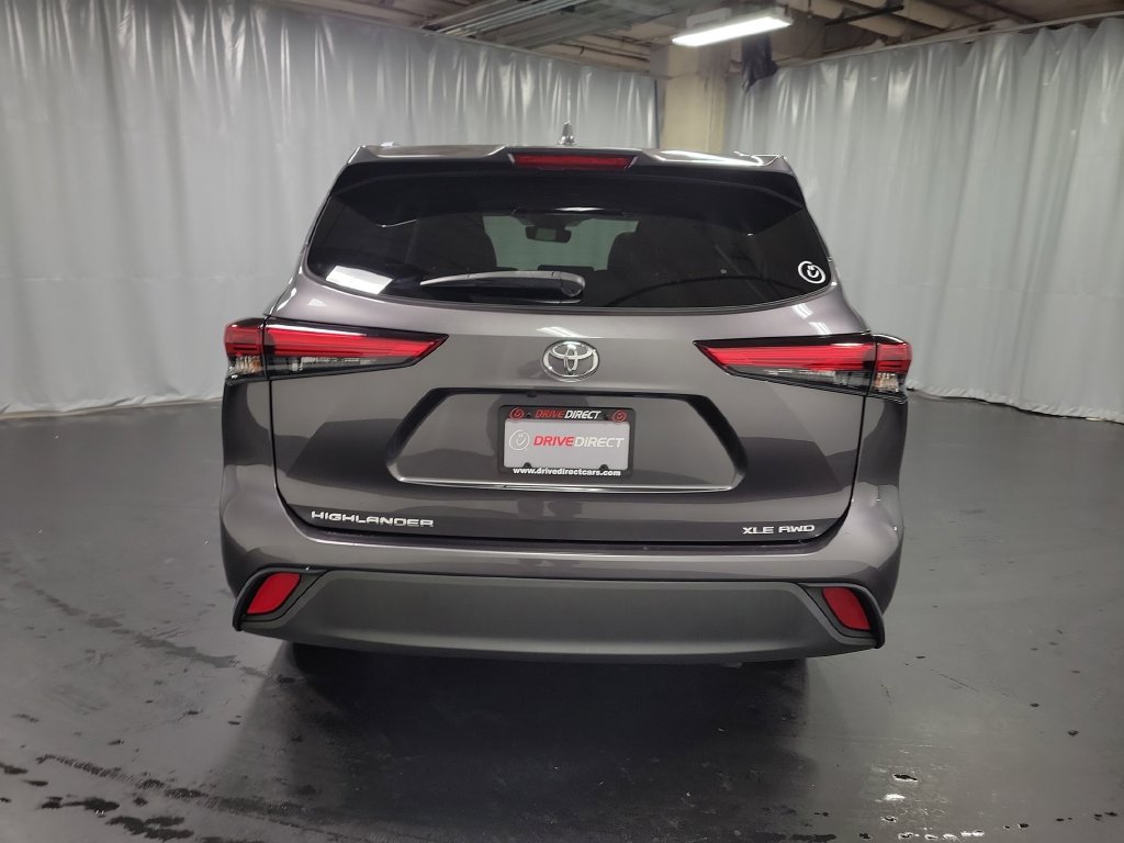 Used 2021 Toyota Highlander XLE AWD/4WD image 7