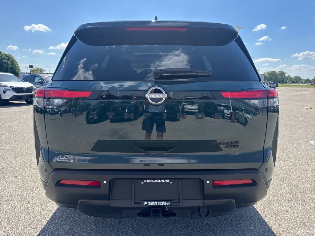 Used 2024 Nissan Pathfinder Platinum w/ Black Appearance Package image 9
