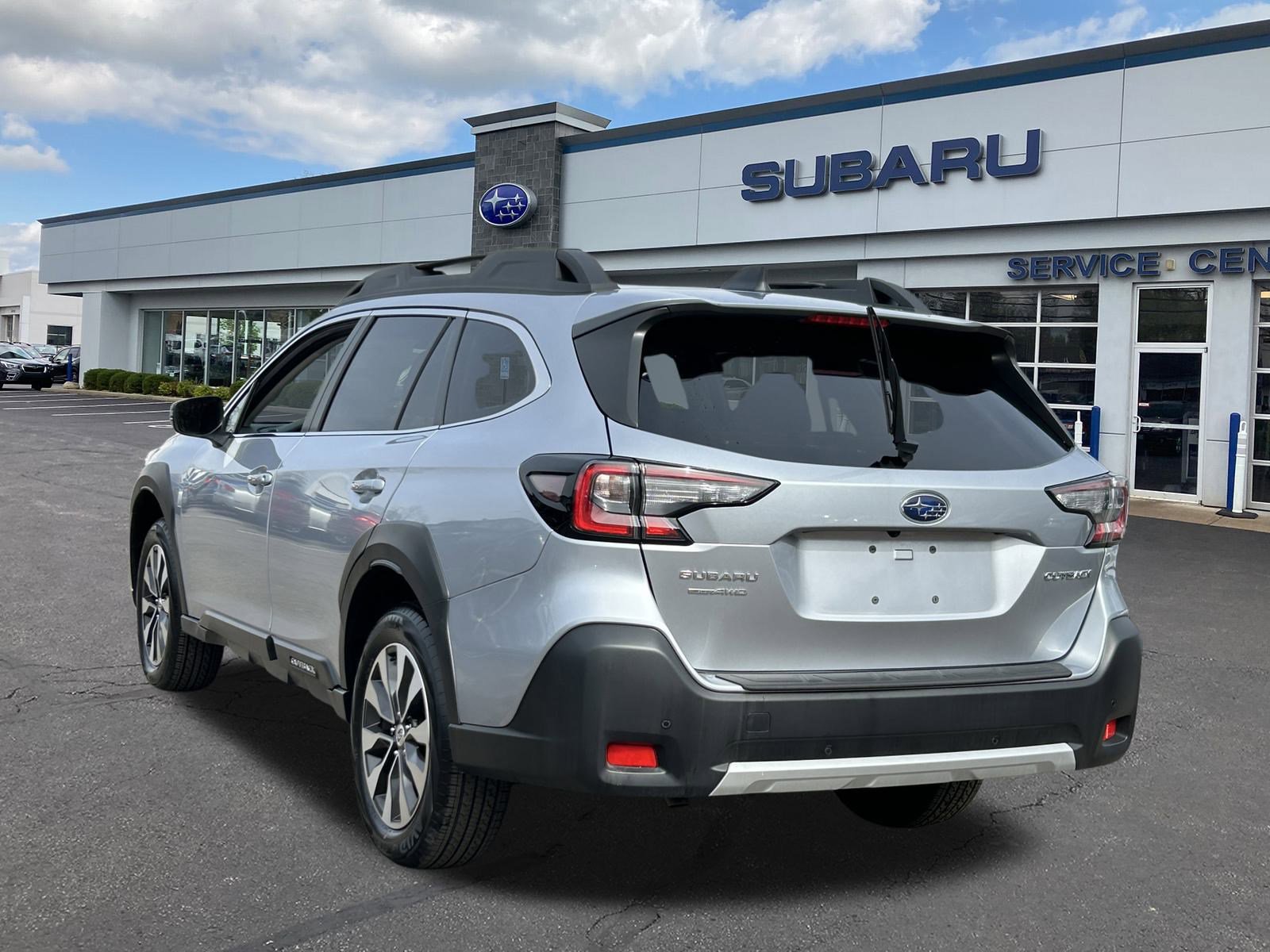 Certified 2025 Subaru Outback Limited image 5