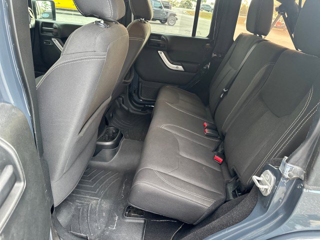 Used 2018 Jeep Wrangler Unlimited Sahara w/ Connectivity Group image 15