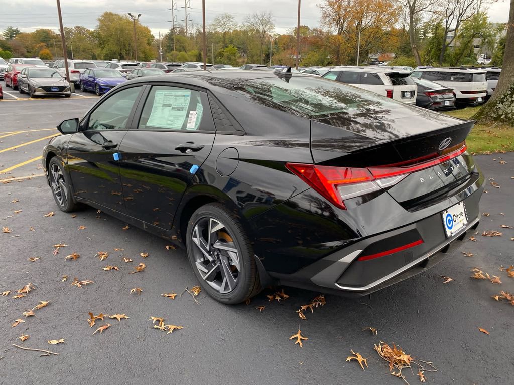 New 2025 Hyundai Elantra SEL image 7