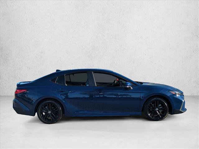 Used 2025 Toyota Camry SE w/ Convenience Package image 4