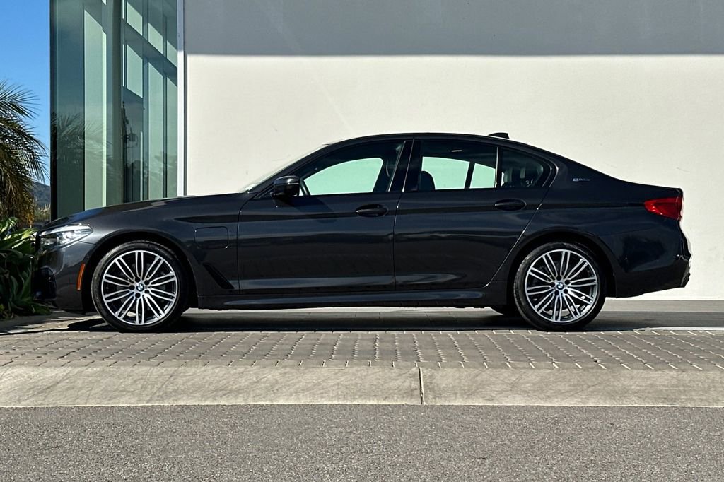 Used 2019 BMW 530e w/ M Sport Package image 6