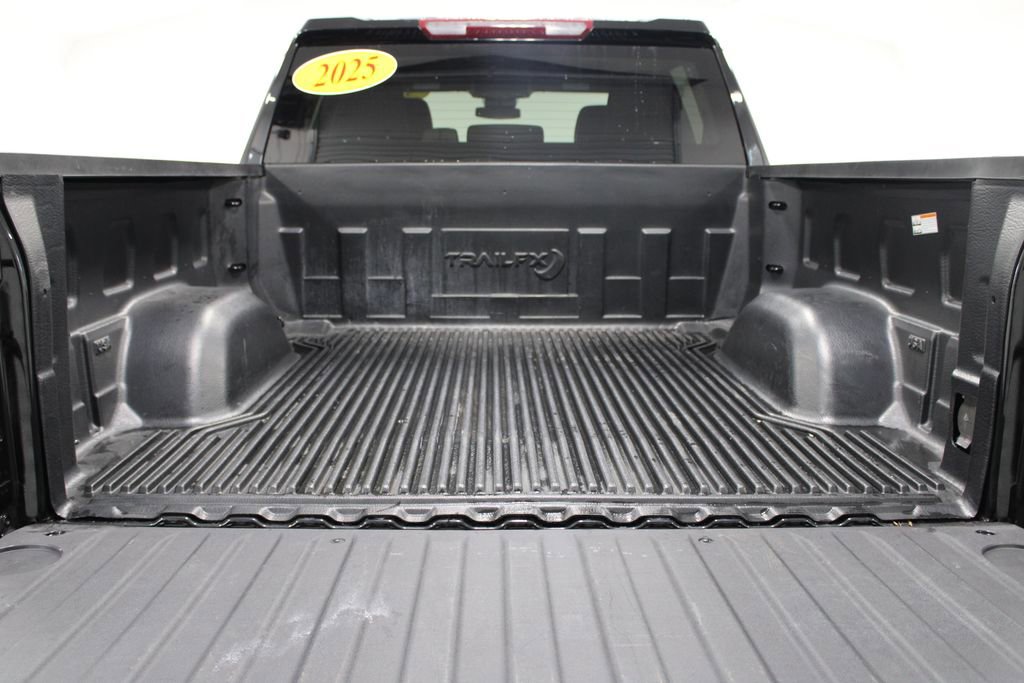 Used 2025 Chevrolet Silverado 1500 LT image 17