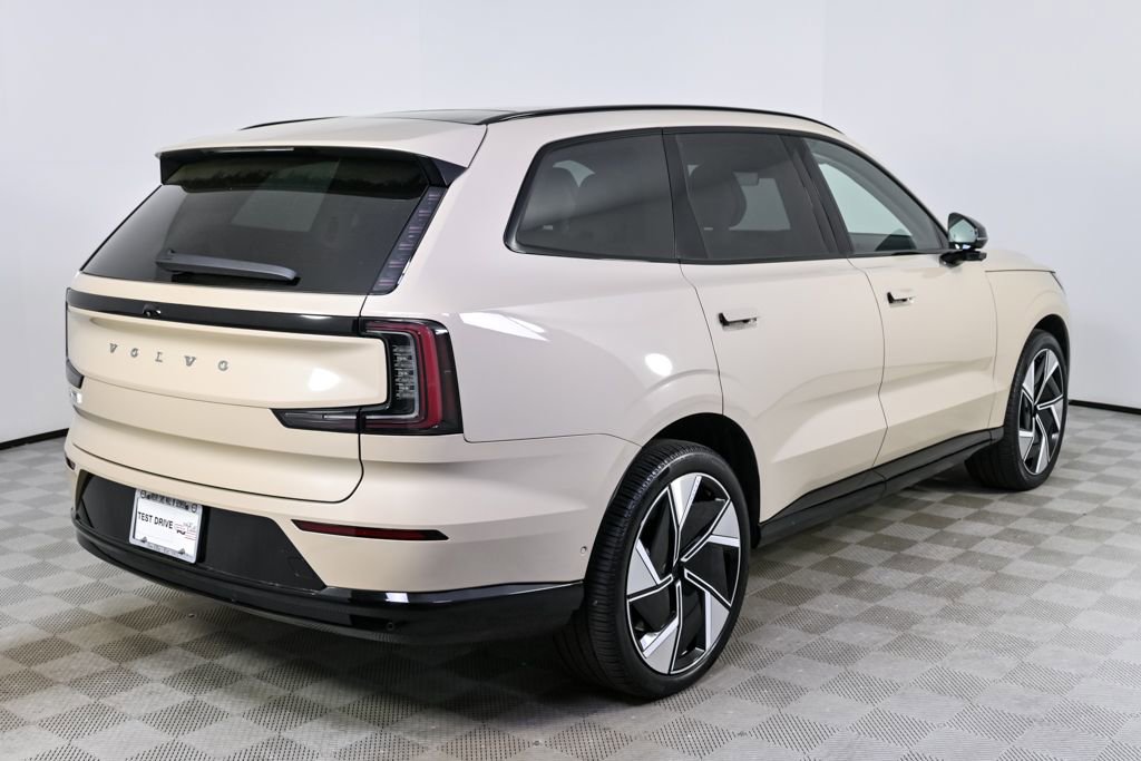 Certified 2025 Volvo EX90 Ultra AWD/4WD image 31