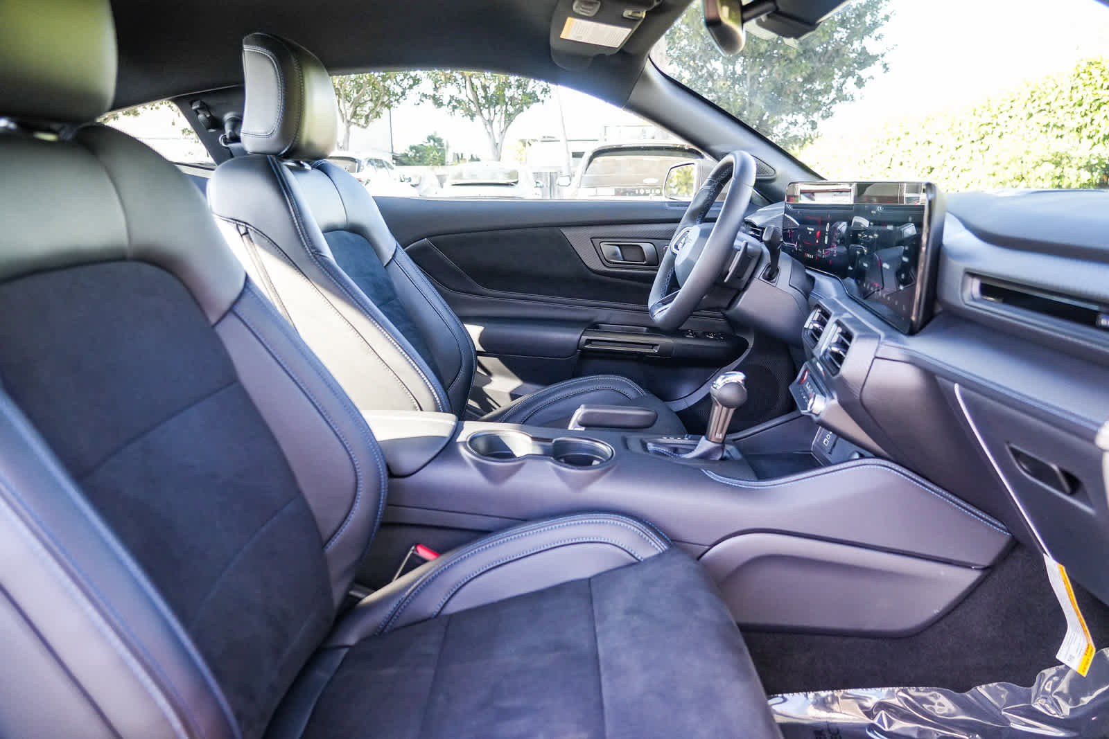 Used 2025 Ford Mustang Dark Horse image 16