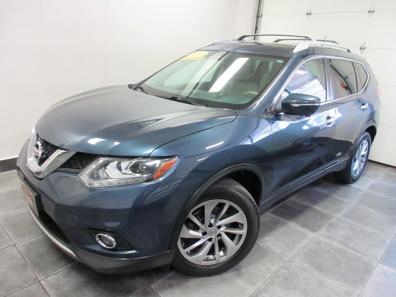 Used 2015 Nissan Rogue SL w/ SL Premium Package AWD/4WD image 2
