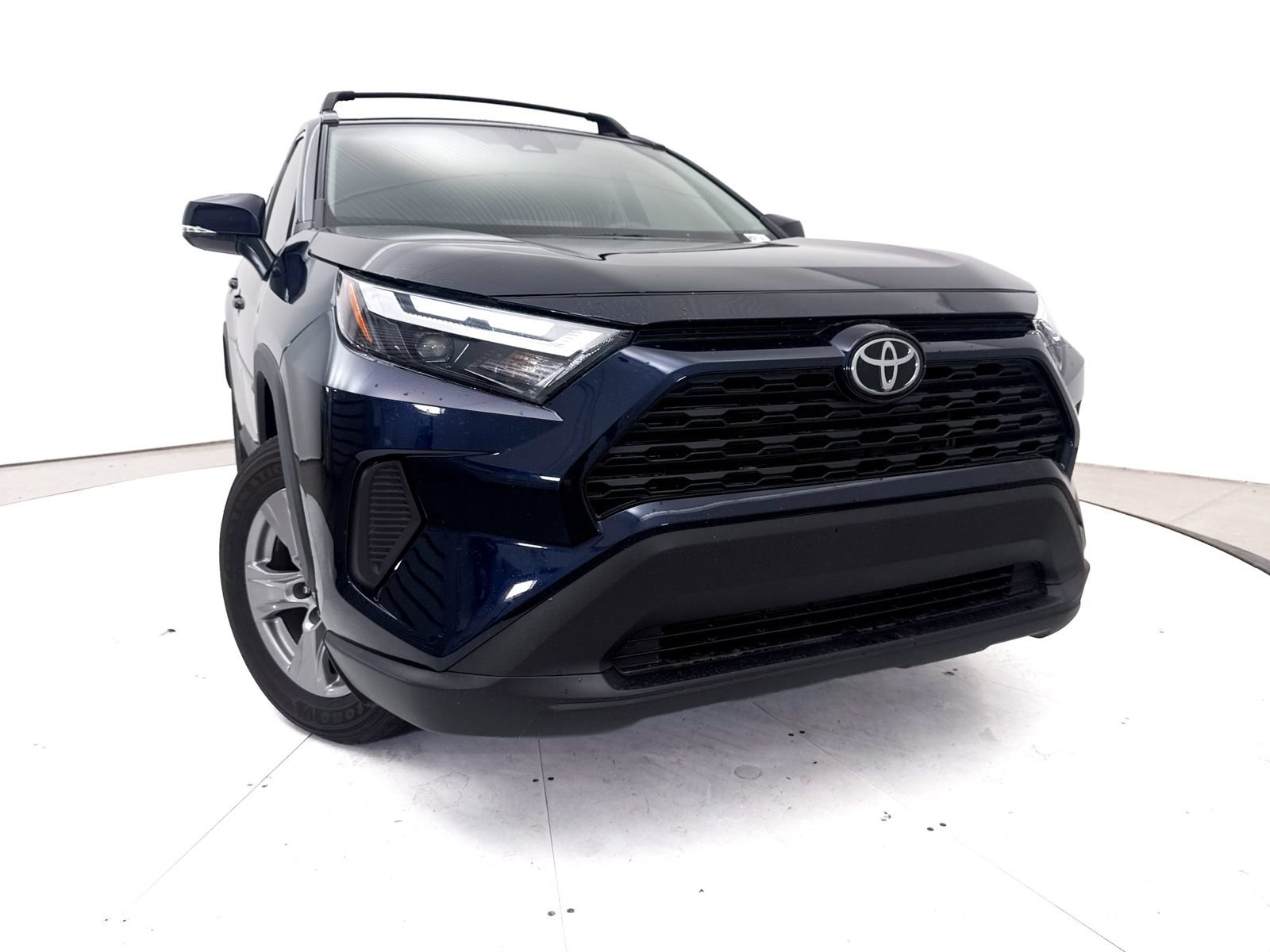 Used 2024 Toyota RAV4 XLE w/ Convenience Package FWD image 6
