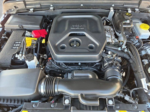 Used 2023 Jeep Wrangler Unlimited Rubicon w/ Cold Weather Group AWD/4WD image 23