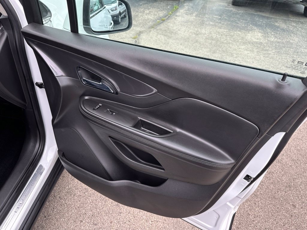 Used 2021 Buick Encore Preferred AWD/4WD image 26