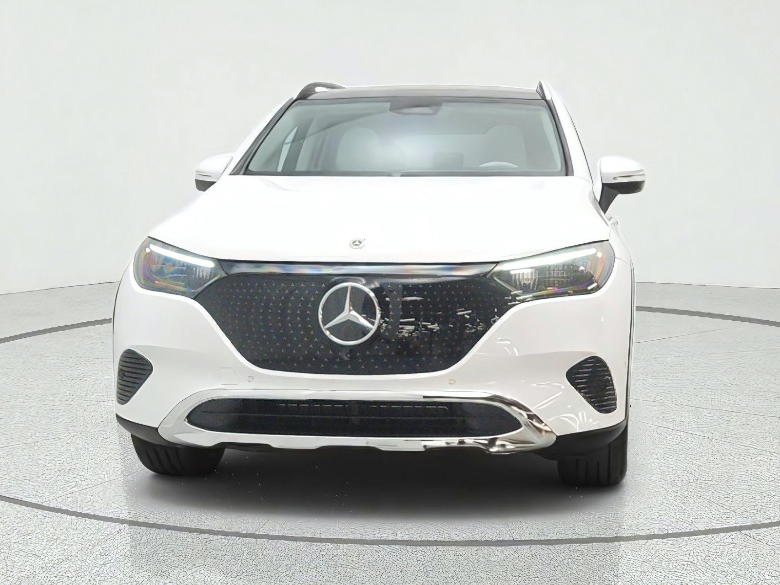 New 2027 Mercedes-Benz EQE 320+ SUV image 2