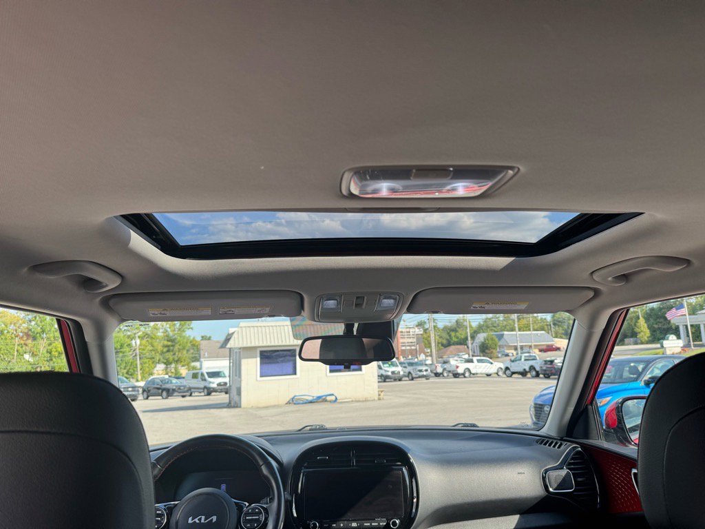 Used 2023 Kia Soul GT-Line w/ GT-Line Technology Package image 24