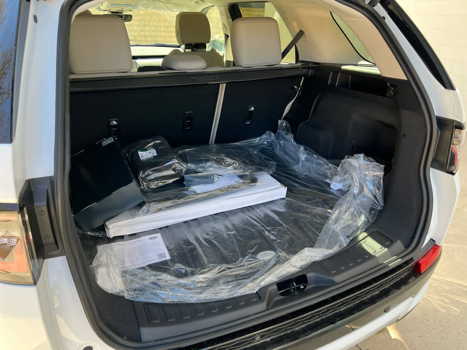 Used 2025 Land Rover Discovery Sport S image 18