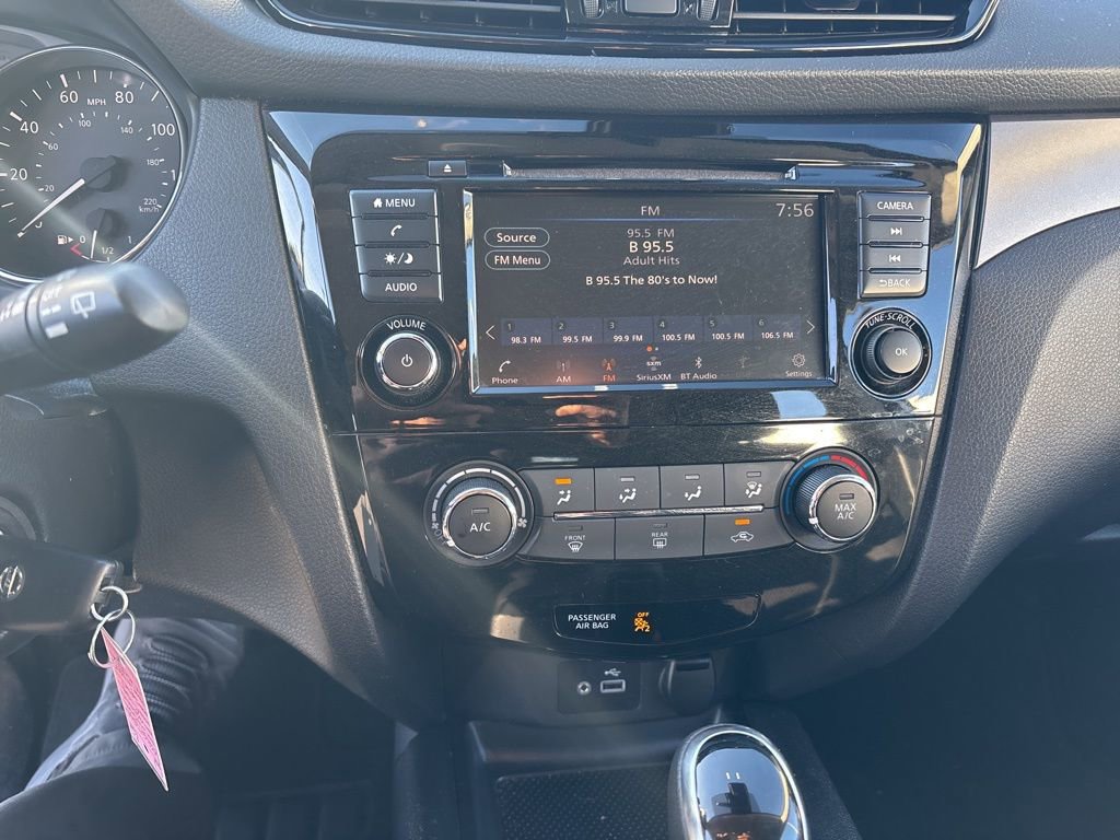 Used 2022 Nissan Rogue Sport S image 13